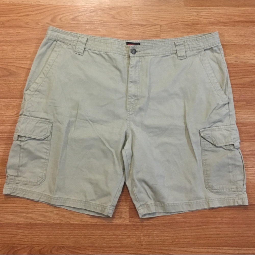 Men’s Wolverine Khaki Shorts Size 44